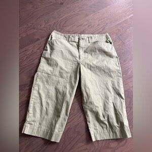 White Stag Capris pants Size 12 woman’s weeping willow green casual